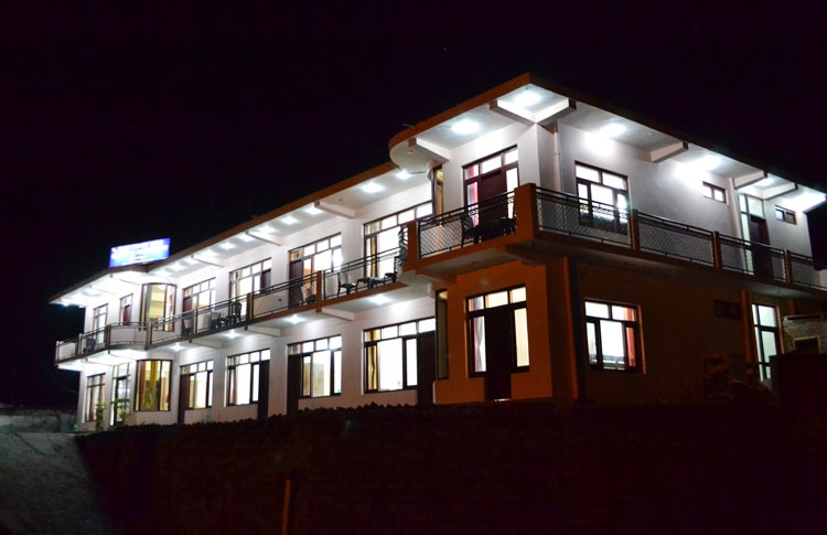 hotels in munsiyari